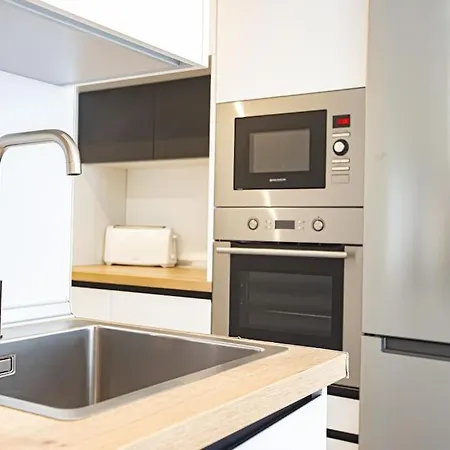 Holidays Slalom 1 Dorm & Parking Apartment *